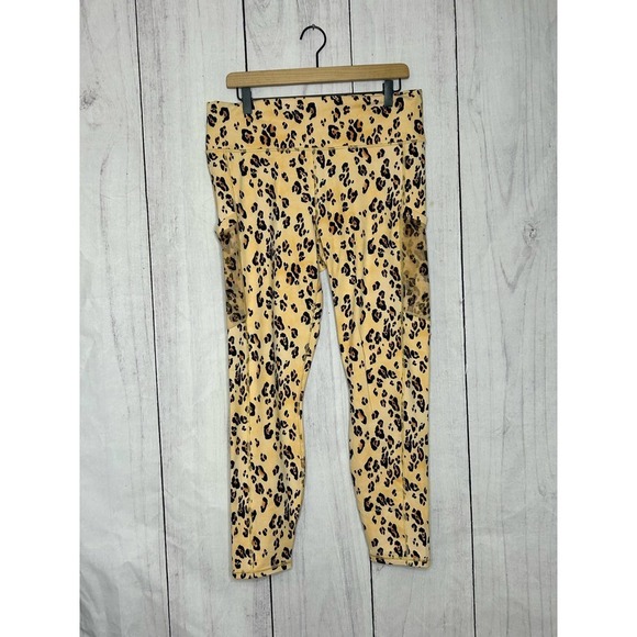 Fabletics On The Go Power Hold Leopard Print Leggings M - Picture 2 of 7